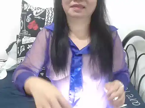 Snapshot of stacie_iris chatting on 11/19/25, 09:04 stacie iris online show from 11/19/25, 09:04