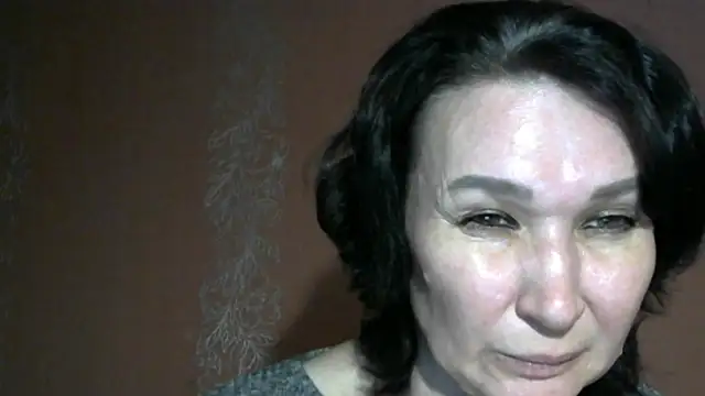 PrettyAndWild online show from 09/19/25, 03:45