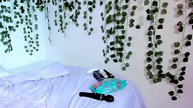 Snapshot of violeta_milleer chatting on 01/10/25, 05:13 violeta milleer online show from 01/10/25, 05:13