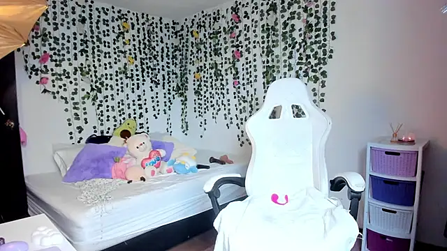 Snapshot of violeta_milleer chatting on 01/25/25, 05:19 violeta milleer online show from 01/25/25, 05:19