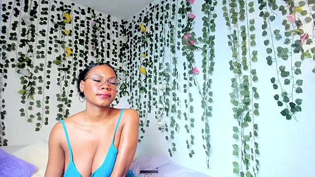 Snapshot of violeta_milleer chatting on 02/03/25, 05:14 violeta milleer online show from 02/03/25, 05:14