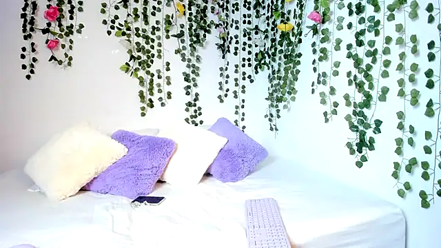 Snapshot of violeta_milleer chatting on 03/08/25, 05:11 violeta milleer online show from 03/08/25, 05:11