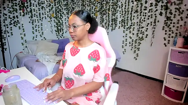 Snapshot of violeta_milleer chatting on 09/20/25, 03:13 violeta milleer online show from 09/20/25, 03:13