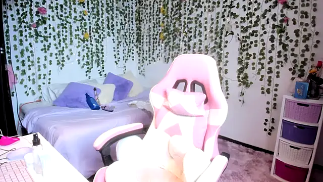 Snapshot of violeta_milleer chatting on 11/09/25, 04:49 violeta milleer online show from 11/09/25, 04:49