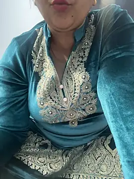 Snapshot of Preet_Kaur_69 chatting on 12/17/24, 01:49 Preet Kaur 69 online show from 12/17/24, 01:49