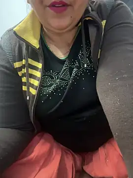 Snapshot of Preet_Kaur_69 chatting on 12/29/24, 06:05 Preet Kaur 69 online show from 12/29/24, 06:05