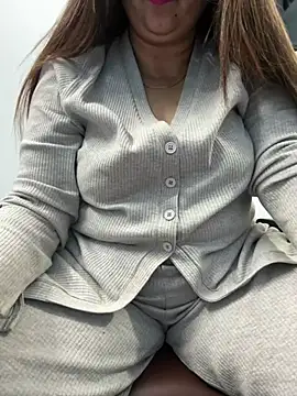 Snapshot of Preet_Kaur_69 chatting on 01/19/25, 06:00 Preet Kaur 69 online show from 01/19/25, 06:00