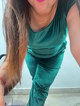 Snapshot of Preet_Kaur_69 chatting on 01/21/25, 07:06 Preet Kaur 69 online show from 01/21/25, 07:06