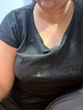 Snapshot of Preet_Kaur_69 chatting on 09/19/25, 06:30 Preet Kaur 69 online show from 09/19/25, 06:30