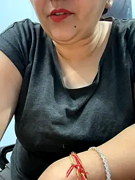 Snapshot of Preet_Kaur_69 chatting on 10/28/25, 03:21 Preet Kaur 69 online show from 10/28/25, 03:21