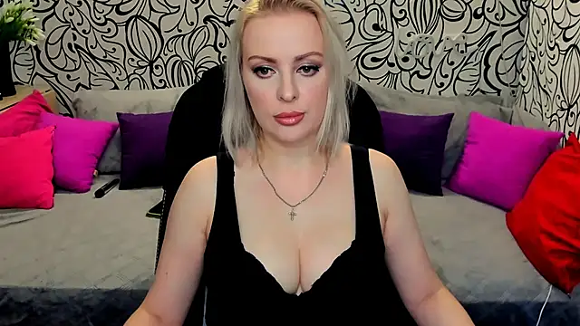 Hotdreamhere online show from 12/11/24, 10:36