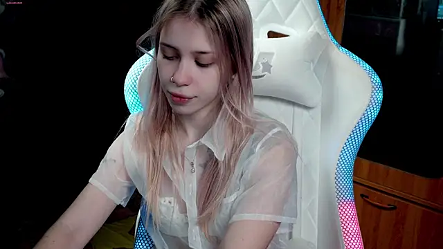 ho1yho1e online show from 11/25/25, 06:30