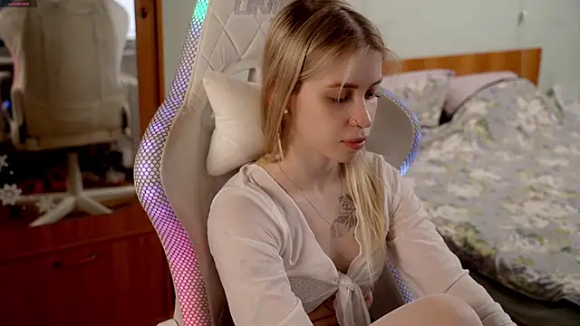 ho1yho1e online show from 02/19/26, 06:15