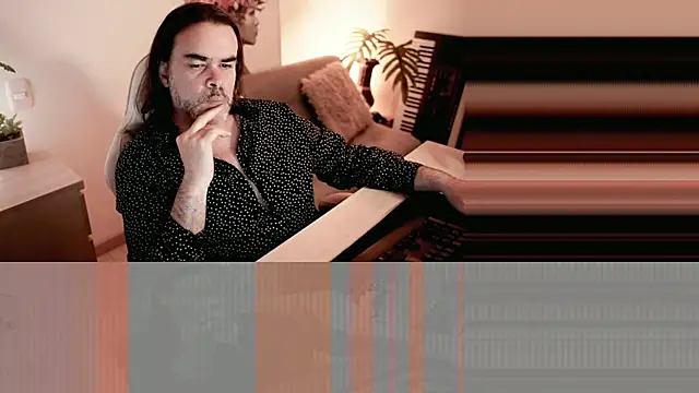 Snapshot of Sanders_White chatting on 01/21/25, 02:43 Sanders White online show from 01/21/25, 02:43