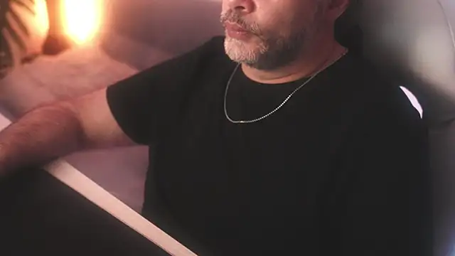 Snapshot of Sanders_White chatting on 03/03/25, 09:33 Sanders White online show from 03/03/25, 09:33