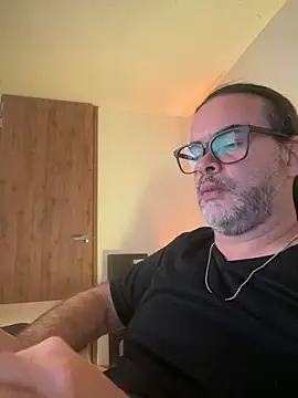 Snapshot of Sanders_White chatting on 03/20/25, 12:08 Sanders White online show from 03/20/25, 12:08