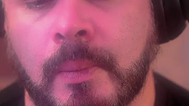 Snapshot of Sanders_White chatting on 01/10/26, 03:30 Sanders White online show from 01/10/26, 03:30