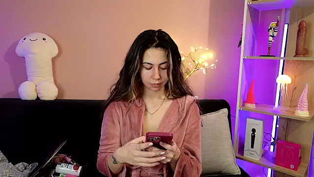 Snapshot of lilly_sweett chatting on 04/21/26, 11:07 lilly sweett online show from 04/21/26, 11:07