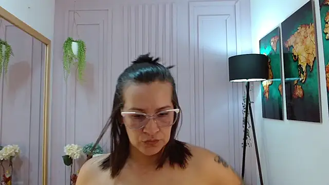 Britney taylor  online show from 01/23/25, 09:39