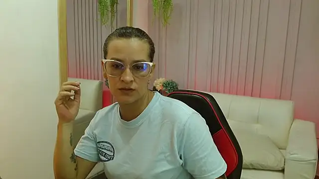 Britney taylor  online show from 03/06/25, 07:21