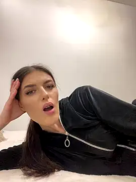 little belucci online show from 11/10/25, 03:00