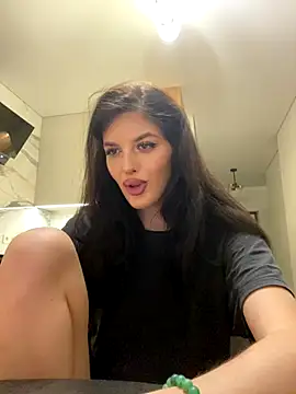 little belucci online show from 12/15/25, 03:27