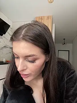 little belucci online show from 02/22/26, 02:15