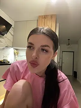 little belucci online show from 03/01/26, 04:42