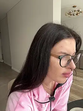 Snapshot of little_belucci chatting on 06/15/26, 11:01 little belucci online show from 06/15/26, 11:01