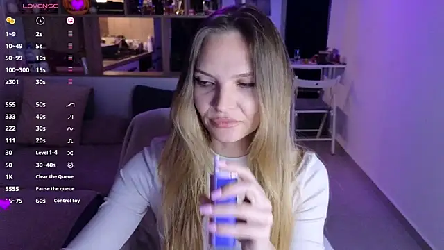 Snapshot of _alleyesonme_ chatting on 11/14/25, 04:38 alleyesonme online show from 11/14/25, 04:38