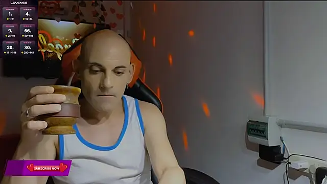 Snapshot of smangels chatting on 02/17/25, 04:09 smangels online show from 02/17/25, 04:09