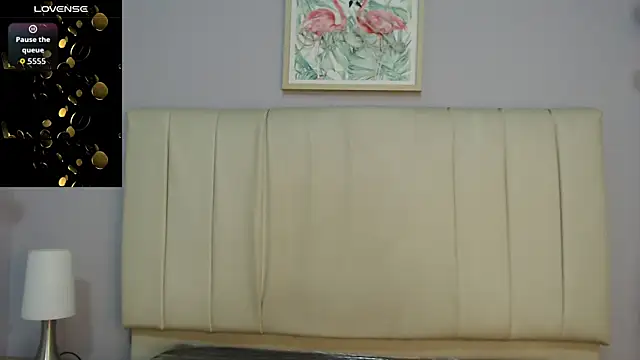 Snapshot of amy_le01 chatting on 10/23/25, 01:32 amy le01 online show from 10/23/25, 01:32