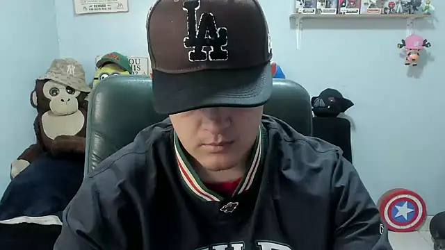 Snapshot of ney_22 chatting on 04/18/26, 12:09 ney 22 online show from 04/18/26, 12:09