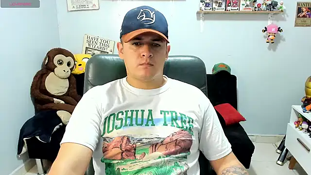 Snapshot of ney_22 chatting on 06/10/26, 01:32 ney 22 online show from 06/10/26, 01:32
