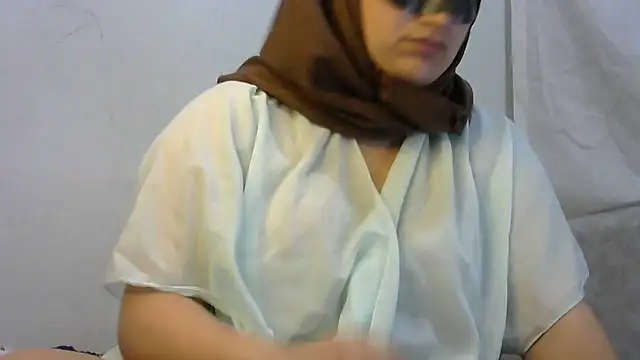 Snapshot of insatiableeee chatting on 12/24/24, 09:11 insatiableeee online show from 12/24/24, 09:11