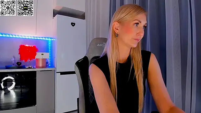 Snapshot of HotyPlays chatting on 02/26/25, 09:16 HotyPlays online show from 02/26/25, 09:16