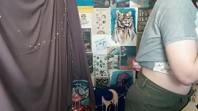 VeryVeryVeryShy  online show from 02/02/25, 12:35