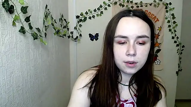 Snapshot of VeryVeryVeryShy_ chatting on 03/05/26, 07:48 VeryVeryVeryShy online show from 03/05/26, 07:48