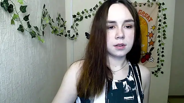 Snapshot of VeryVeryVeryShy_ chatting on 03/07/26, 09:28 VeryVeryVeryShy online show from 03/07/26, 09:28