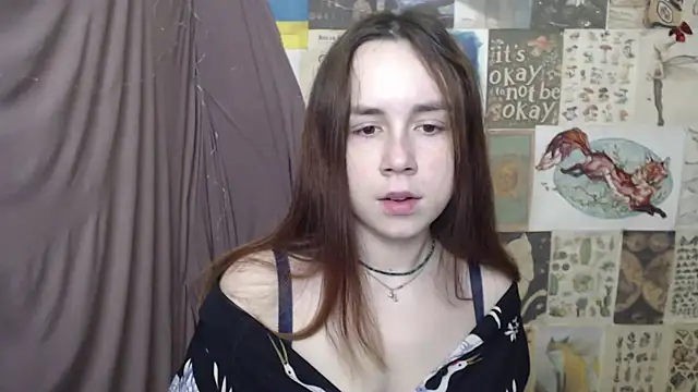 Snapshot of VeryVeryVeryShy_ chatting on 03/13/26, 06:42 VeryVeryVeryShy online show from 03/13/26, 06:42