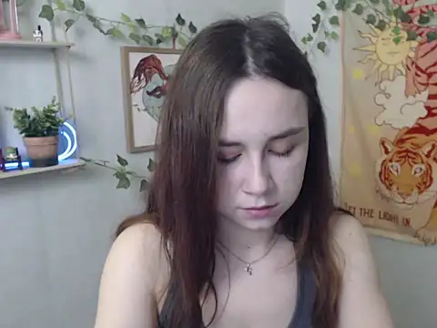 Snapshot of VeryVeryVeryShy_ chatting on 04/03/26, 05:38 VeryVeryVeryShy online show from 04/03/26, 05:38