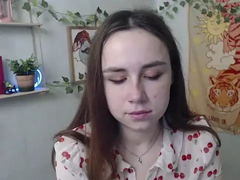 Snapshot of VeryVeryVeryShy_ chatting on 04/08/26, 05:40 VeryVeryVeryShy online show from 04/08/26, 05:40