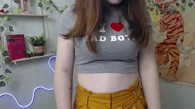 Snapshot of VeryVeryVeryShy_ chatting on 04/11/26, 07:45 VeryVeryVeryShy online show from 04/11/26, 07:45