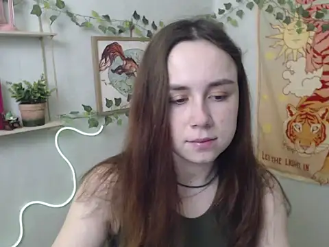 Snapshot of VeryVeryVeryShy_ chatting on 04/13/26, 05:46 VeryVeryVeryShy online show from 04/13/26, 05:46