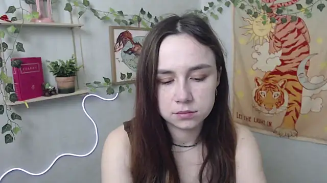 Snapshot of VeryVeryVeryShy_ chatting on 04/15/26, 05:47 VeryVeryVeryShy online show from 04/15/26, 05:47