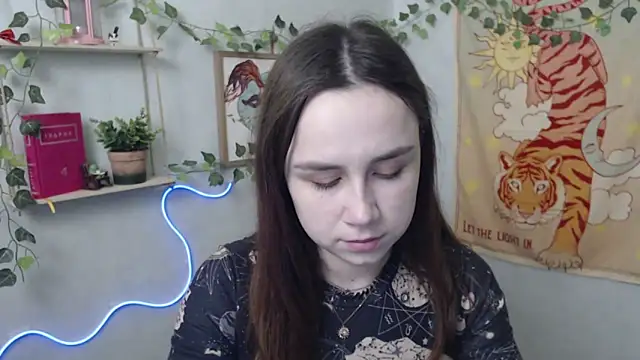 Snapshot of VeryVeryVeryShy_ chatting on 04/16/26, 05:41 VeryVeryVeryShy online show from 04/16/26, 05:41