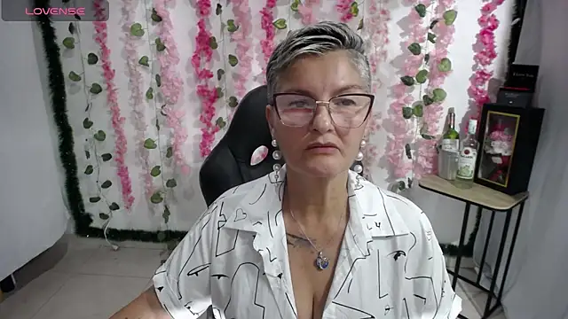 bety-cum2 online show from 02/13/25, 10:54