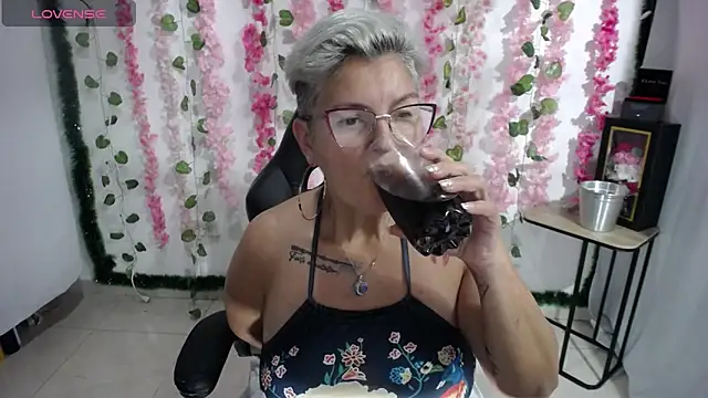 bety-cum2 online show from 02/15/25, 08:22