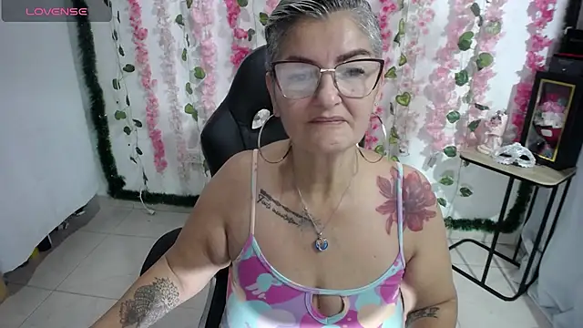 bety-cum2 online show from 02/22/25, 08:40