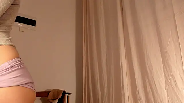 hee jeen online show from 02/23/25, 02:46